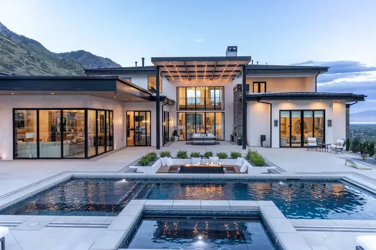 The Alpine Horizon by Raykon Construction