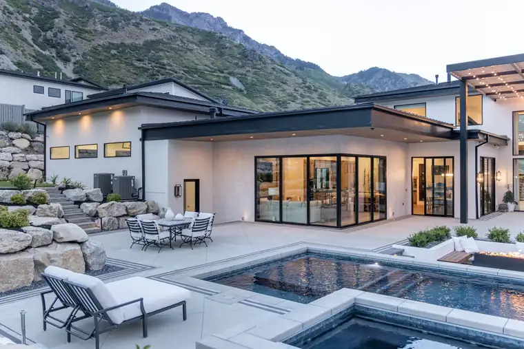 The Alpine Horizon by Raykon Construction