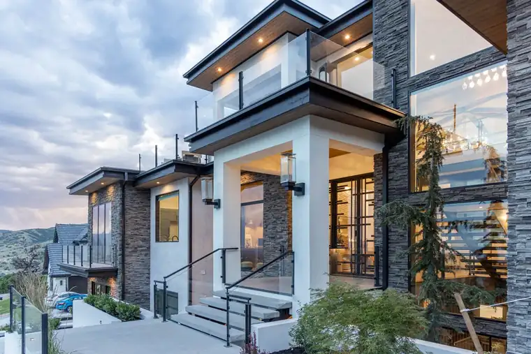 The Alpine Horizon by Raykon Construction