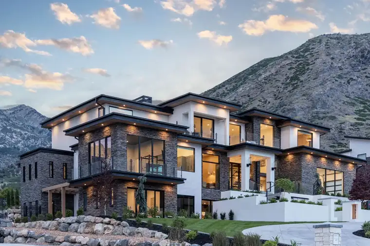 The Alpine Horizon by Raykon Construction