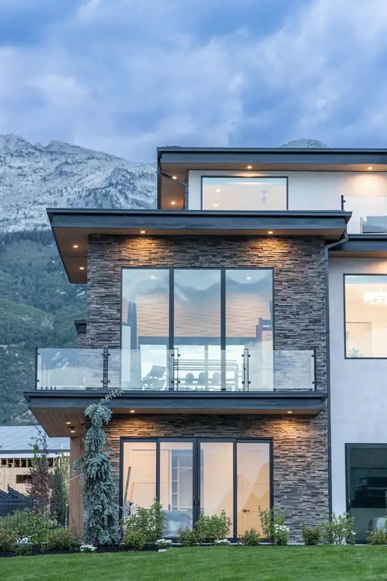 The Alpine Horizon by Raykon Construction