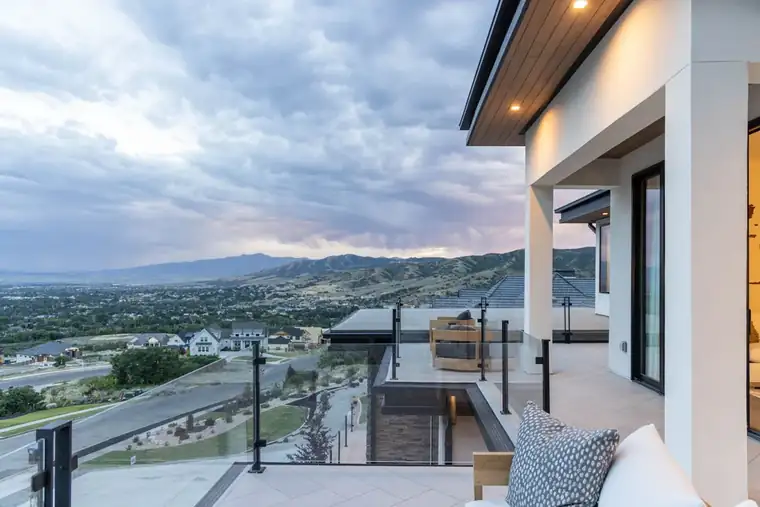 The Alpine Horizon by Raykon Construction