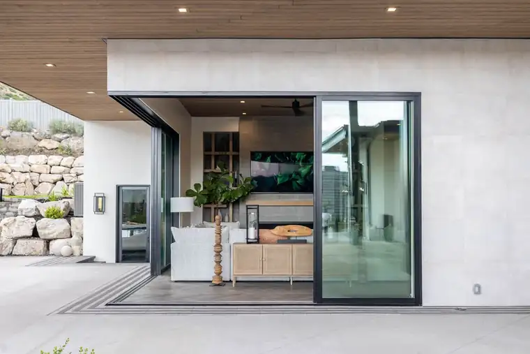 The Alpine Horizon by Raykon Construction