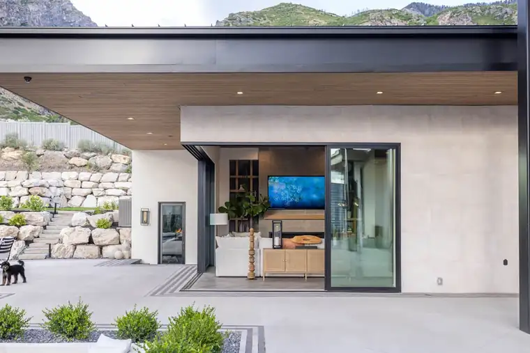 The Alpine Horizon by Raykon Construction