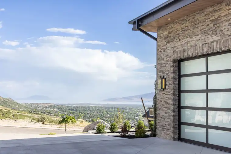 The Alpine Horizon by Raykon Construction