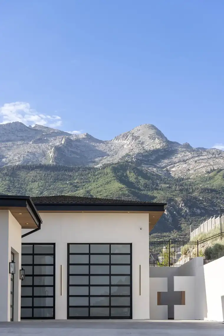 The Alpine Horizon by Raykon Construction