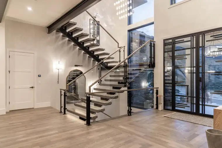 The Alpine Horizon by Raykon Construction