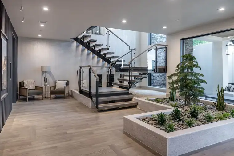 The Alpine Horizon by Raykon Construction