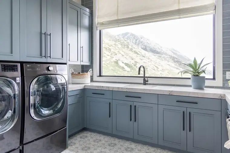 The Alpine Horizon by Raykon Construction