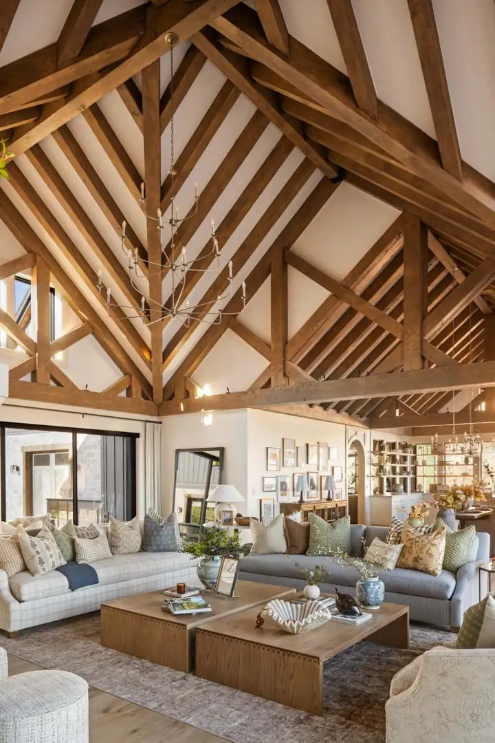 Auberge de la Famille by Raykon Construction
