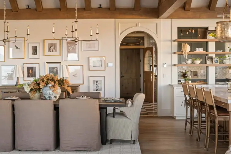 Auberge de la Famille by Raykon Construction
