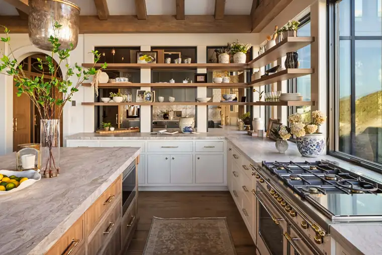 Auberge de la Famille by Raykon Construction