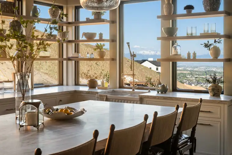Auberge de la Famille by Raykon Construction