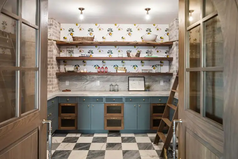 Auberge de la Famille by Raykon Construction
