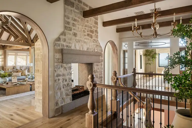 Auberge de la Famille by Raykon Construction