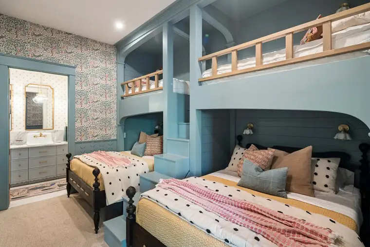Auberge de la Famille by Raykon Construction
