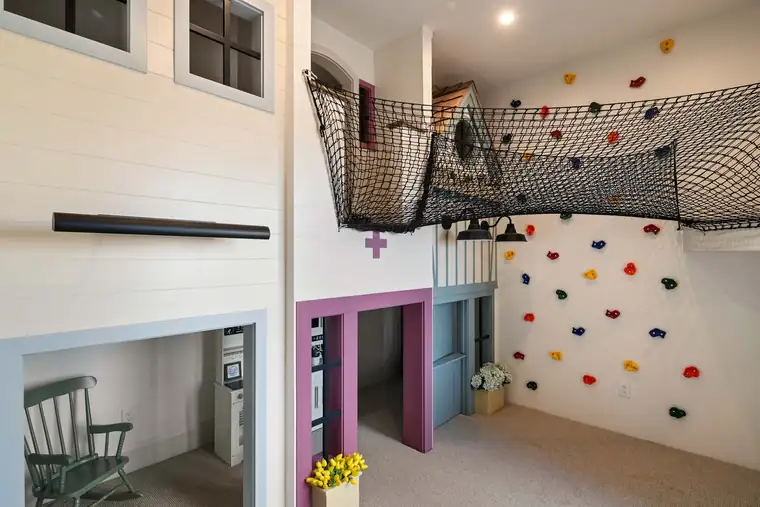 Auberge de la Famille by Raykon Construction