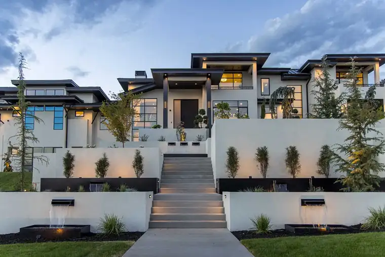 The Baccarat by Raykon Construction