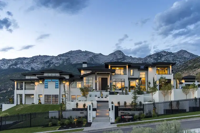 The Baccarat by Raykon Construction