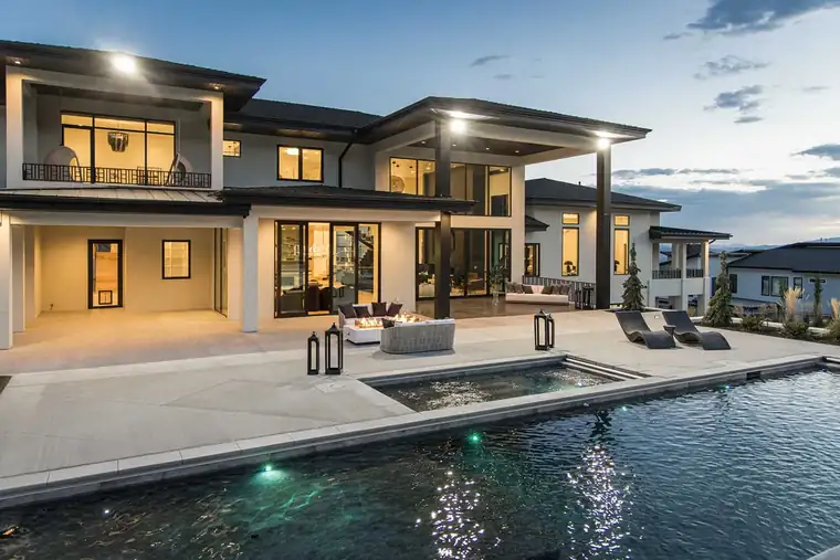 The Baccarat by Raykon Construction