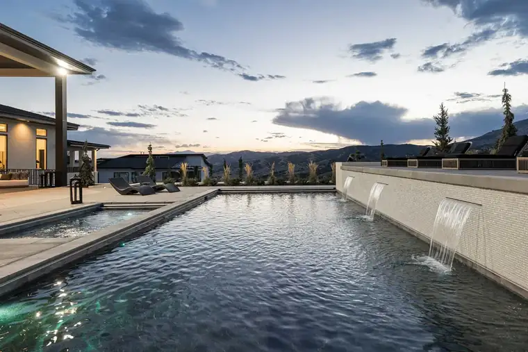 The Baccarat by Raykon Construction