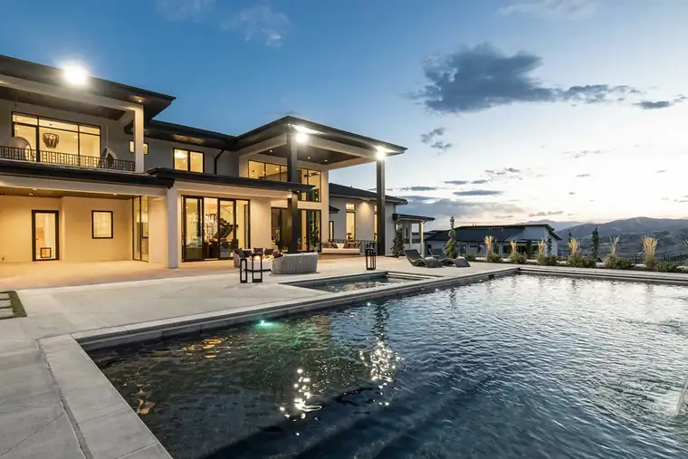 The Baccarat by Raykon Construction