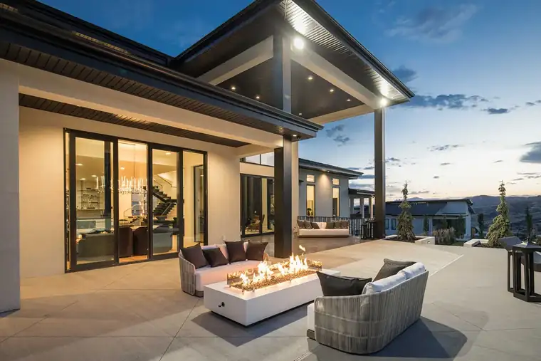 The Baccarat by Raykon Construction