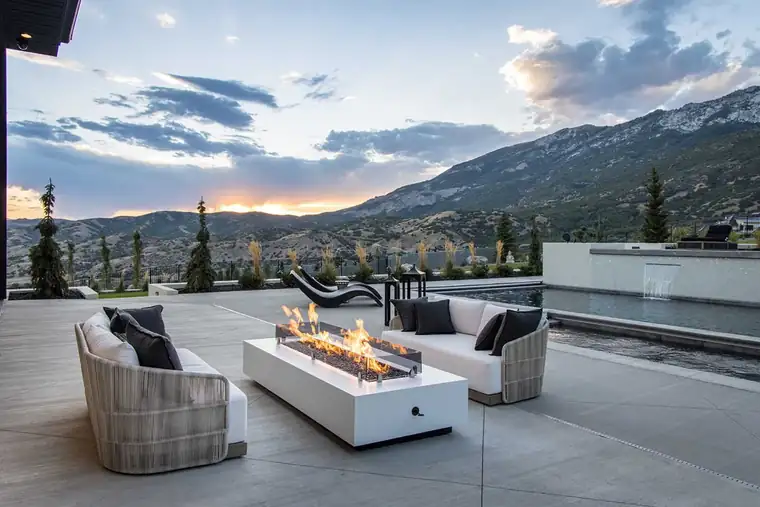 The Baccarat by Raykon Construction