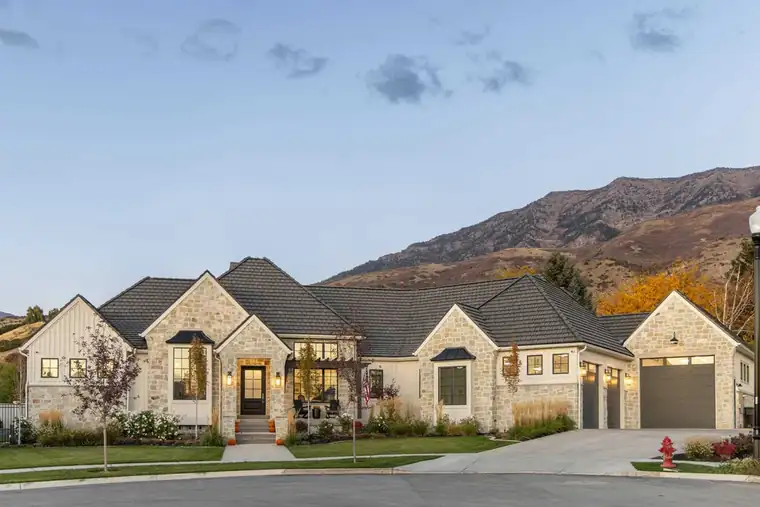 The Canyon Terrace by Raykon Construction