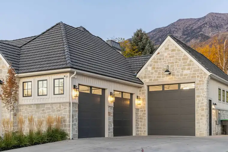 The Canyon Terrace by Raykon Construction