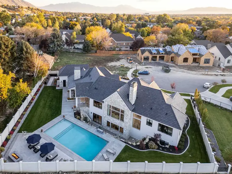 The Canyon Terrace by Raykon Construction