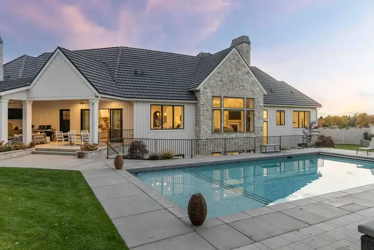 The Canyon Terrace by Raykon Construction