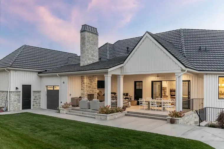 The Canyon Terrace by Raykon Construction
