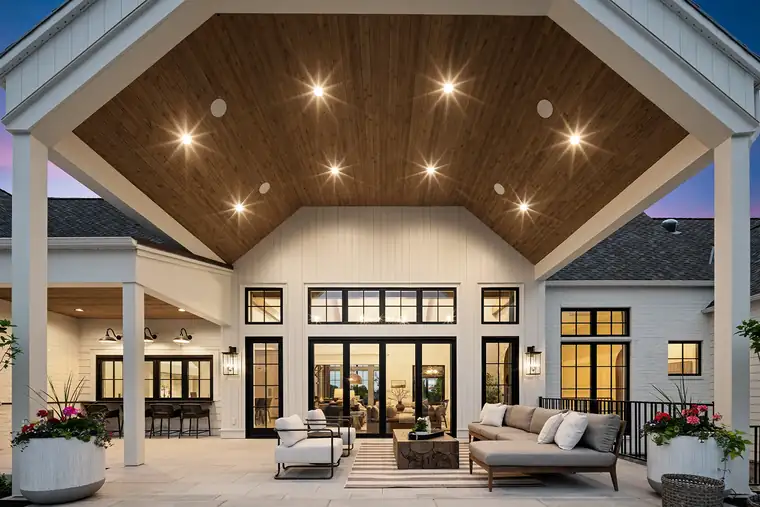 The European Chic by Raykon Construction