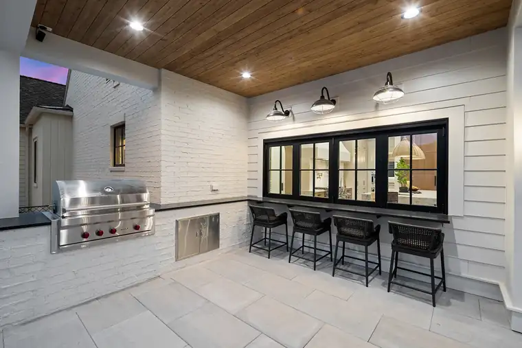 The European Chic by Raykon Construction