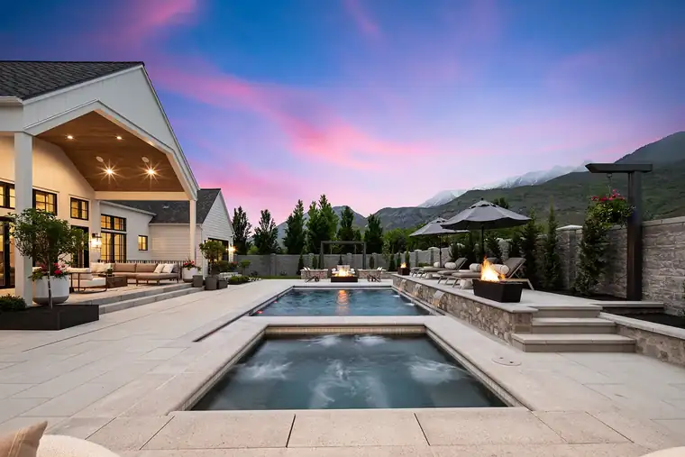 The European Chic by Raykon Construction