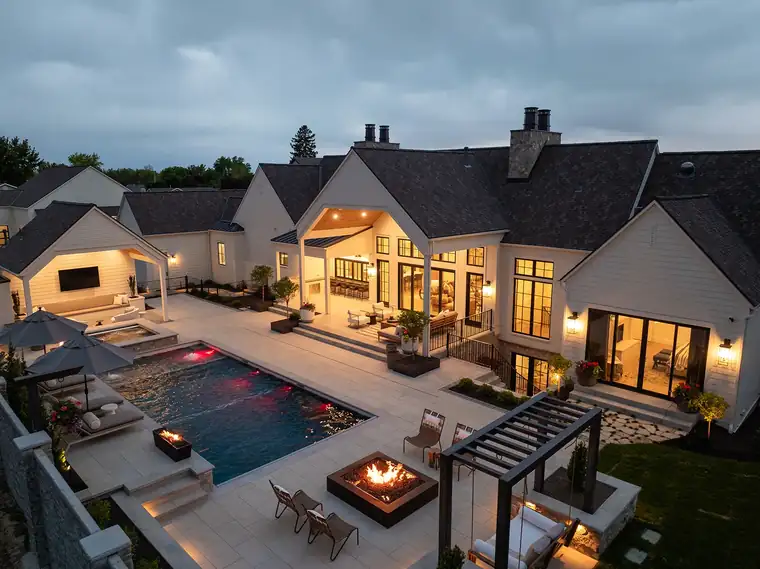 The European Chic by Raykon Construction