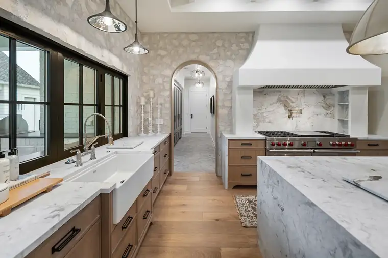 The European Chic by Raykon Construction