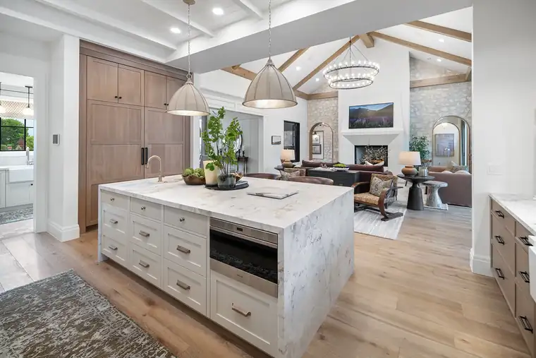 The European Chic by Raykon Construction