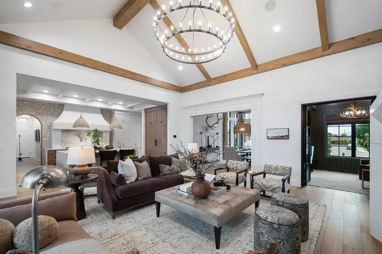 The European Chic by Raykon Construction