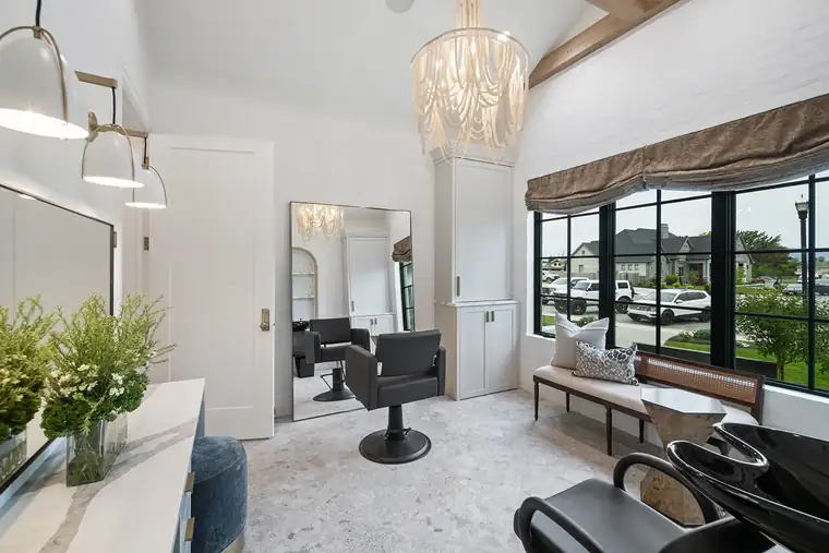 The European Chic by Raykon Construction