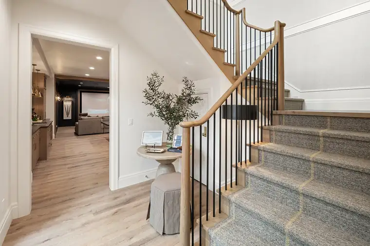 The European Chic by Raykon Construction