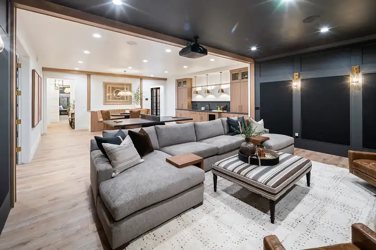 The European Chic by Raykon Construction