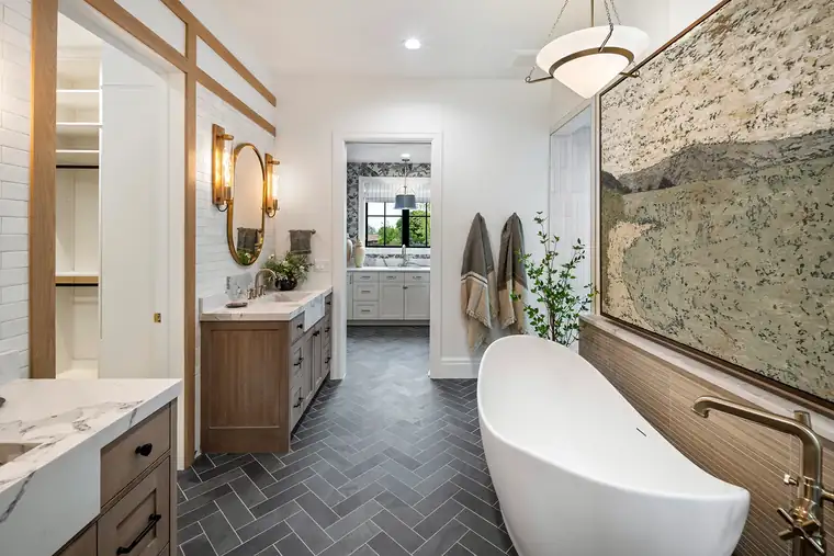 The European Chic by Raykon Construction