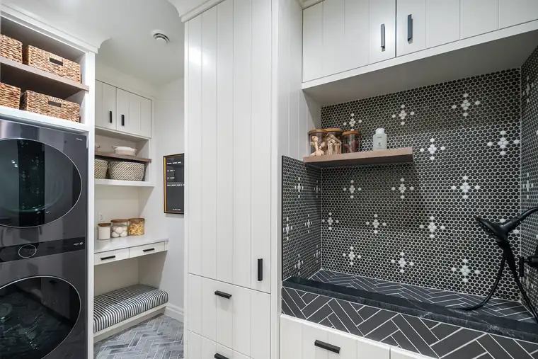 The European Chic by Raykon Construction