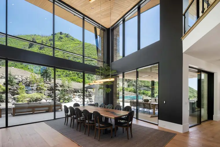 The Evergreen Summit by Raykon Construction