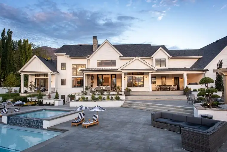 The Grove Farmhouse by Raykon Construction