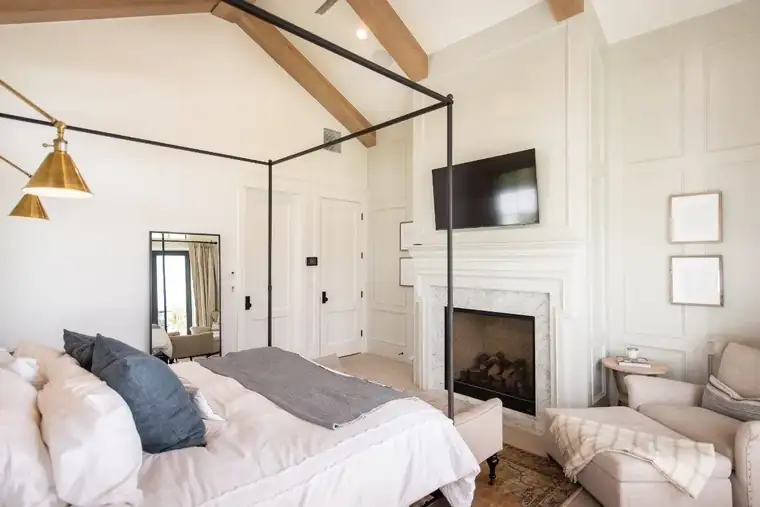 The Grove Farmhouse by Raykon Construction