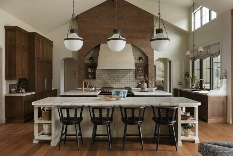House of Four Chairs by Raykon Construction