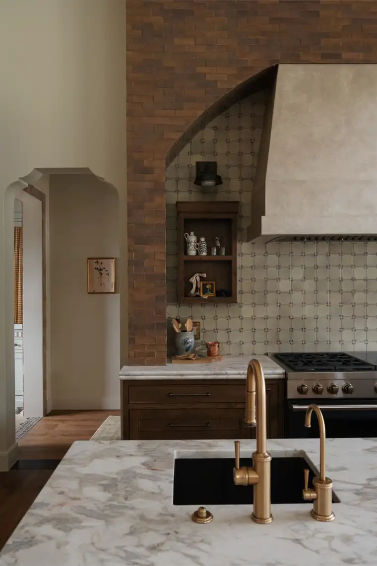 House of Four Chairs by Raykon Construction